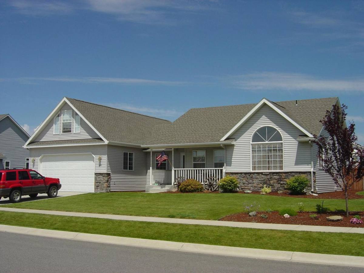 House for rent at 2057 E Goldleaf Lane, Coeur D Alene, ID 83815