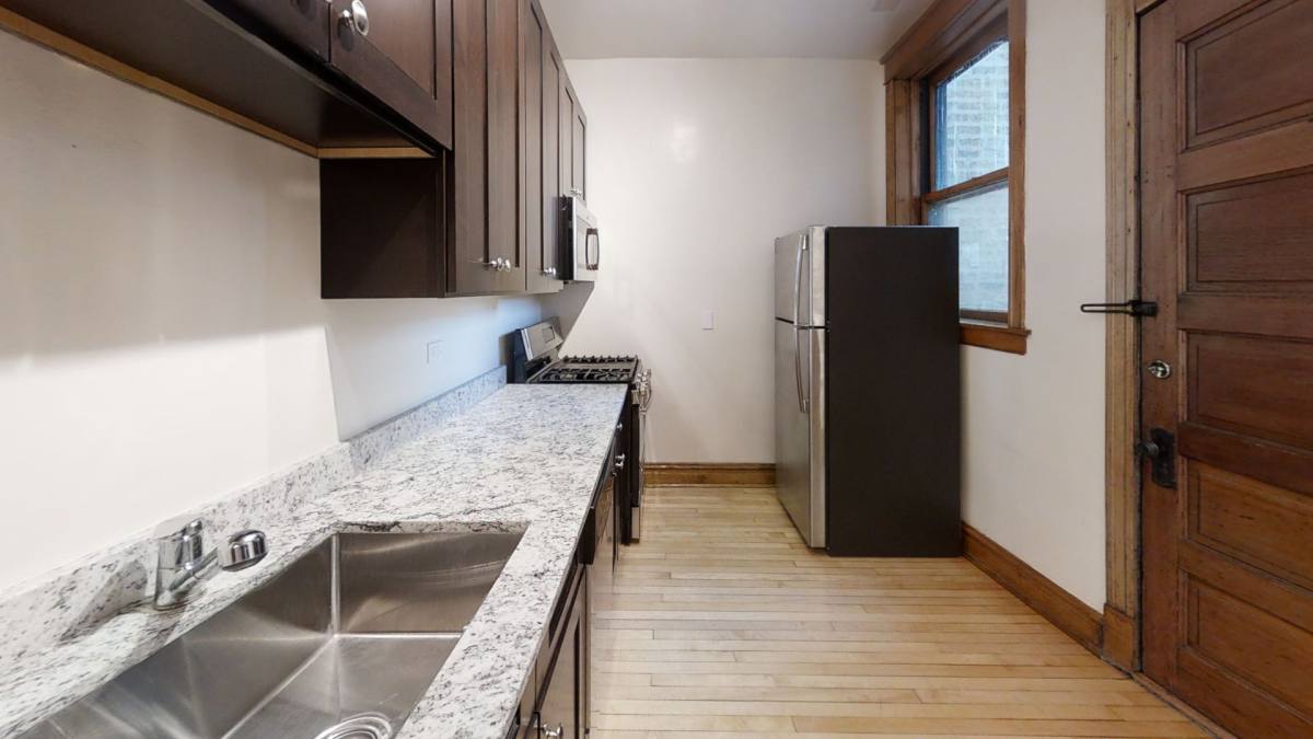 Apartment for rent at 3759-61 N Lakewood, Chicago, IL 60613