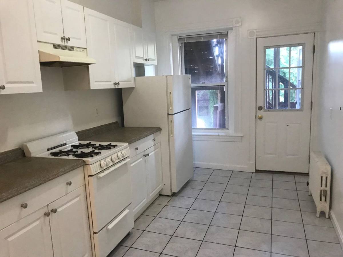 Apartment for rent at 81 Brighton Ave #2, Allston, MA 02134
