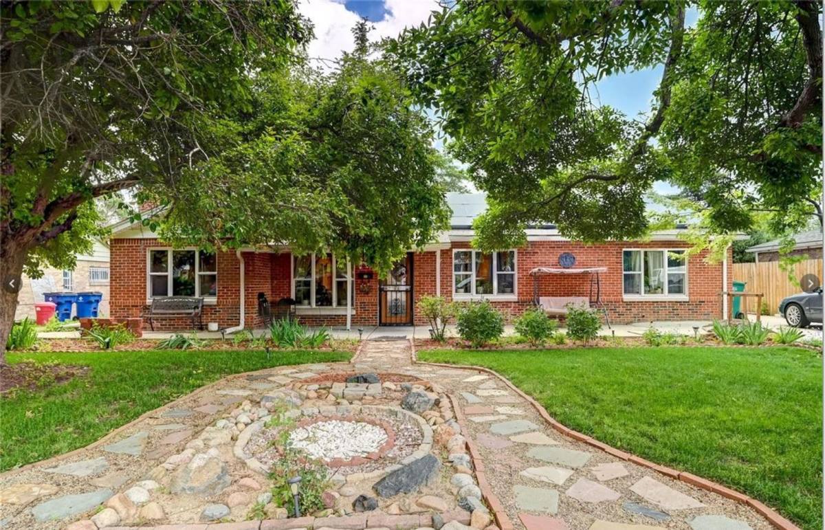 House for rent at 938 Salem St, Aurora, CO 80011