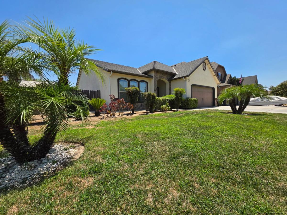 House for rent at 2258 N Sallee Court, Visalia, CA 93277