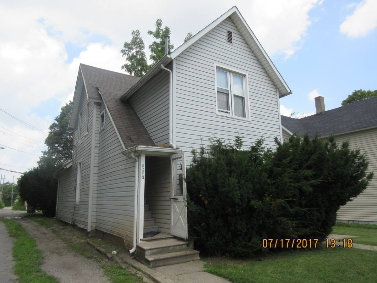 Apartment for rent at 828 Huestis Ave, Fort Wayne, IN 46807