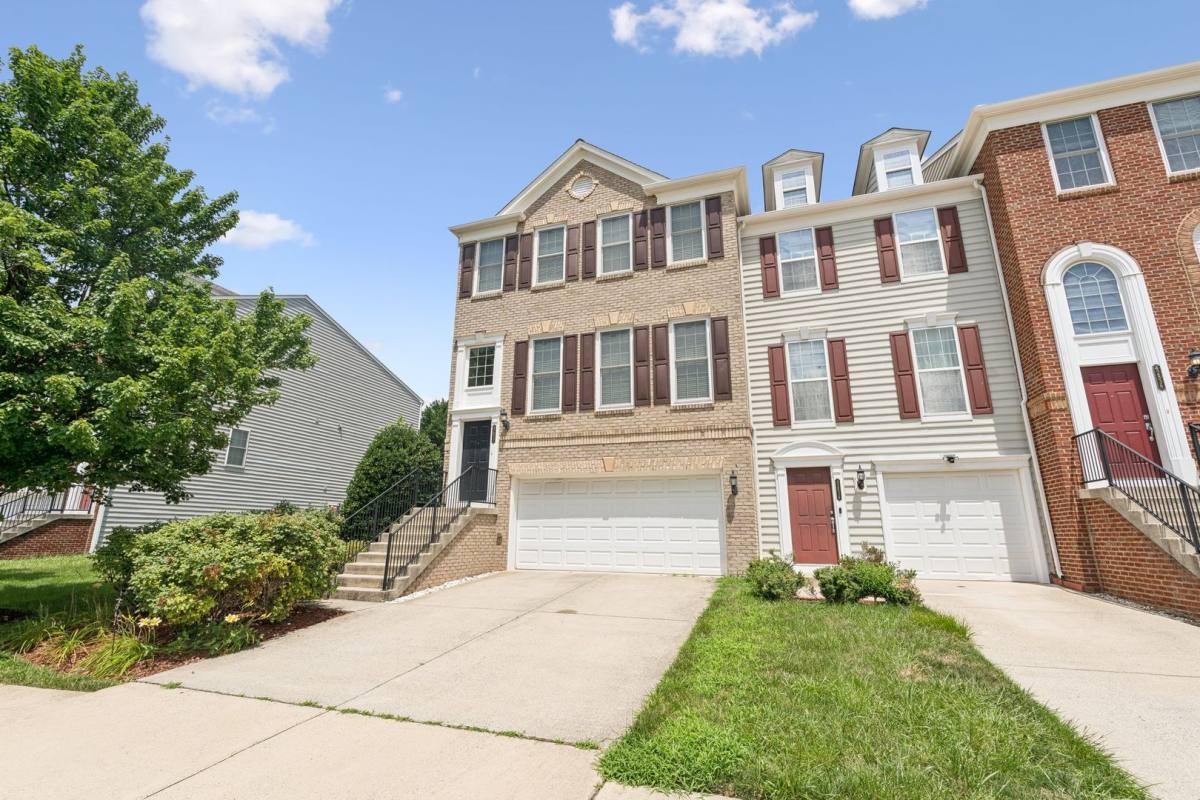 Townhouse for rent at 42832 Bittner Square, Ashburn, VA 20148
