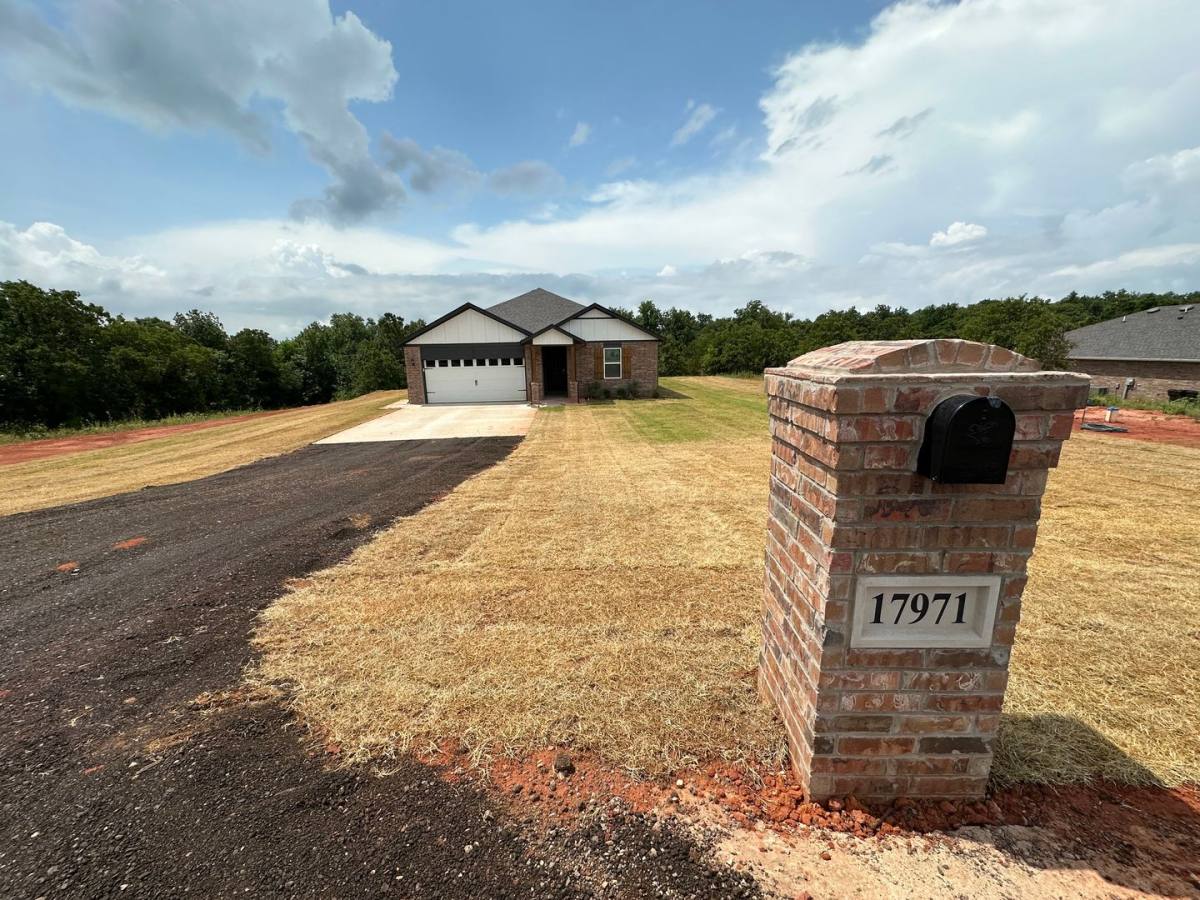 House for rent at 17971 Lantana Loop, Newalla, OK 74857