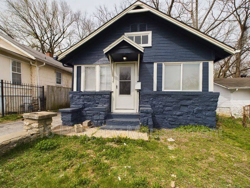 House for rent at 7132 Bellefontaine Ave, Kansas City, MO 64132