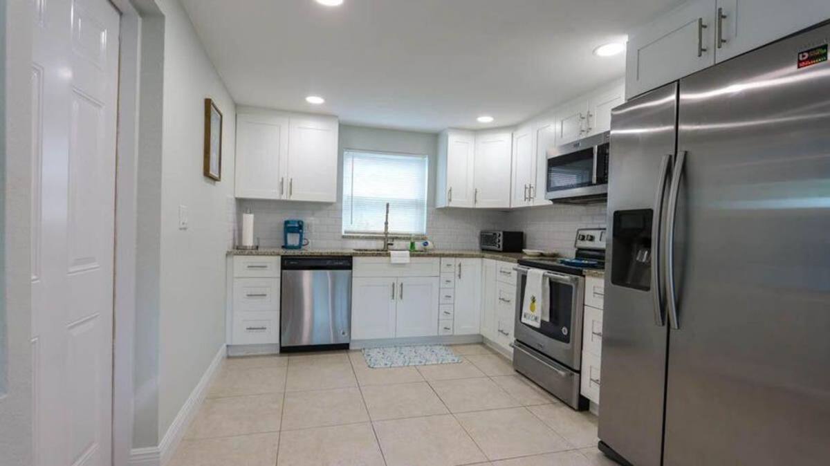 House for rent at 2520 Ridgeway Ave, West Palm Beach, FL 33401