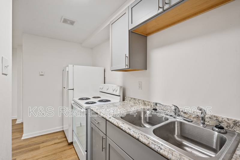 Apartment for rent at 441 - 443 445 Library St #6, Braddock, PA 15104