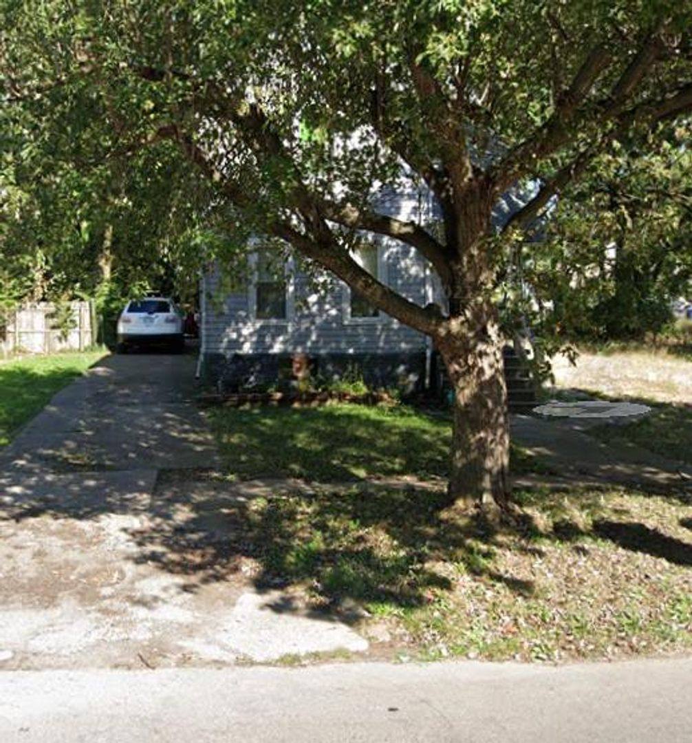 House for rent at 2237 Oakdale Ave, Lorain, OH 44052