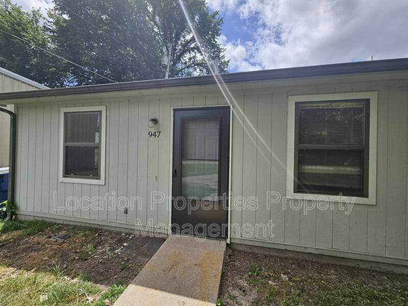 Townhouse for rent at 947 Homewood St Bambino #1, Lawrence, KS 66044