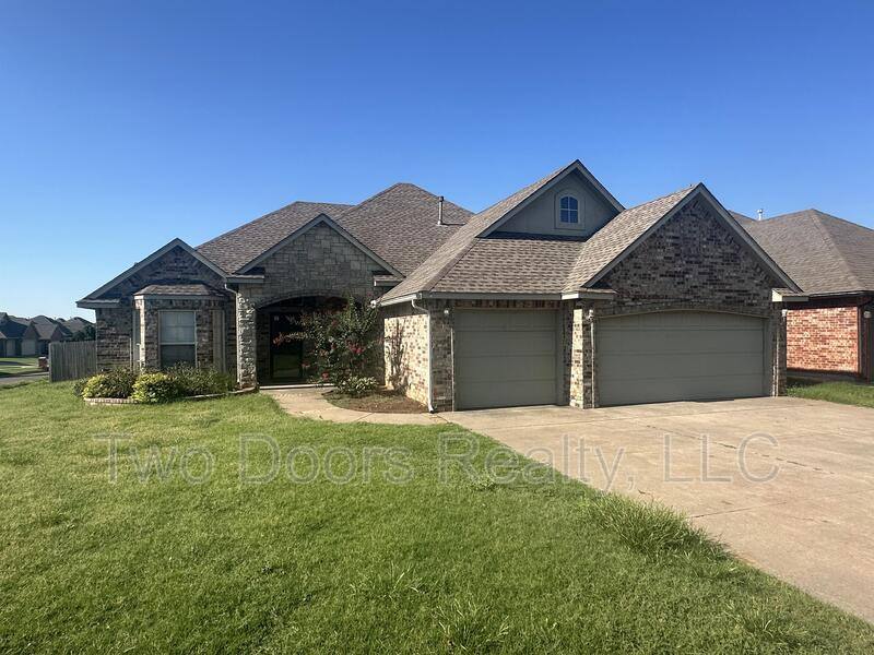 House for rent at 2636 SE 8th St, Oklahoma City, OK 73160