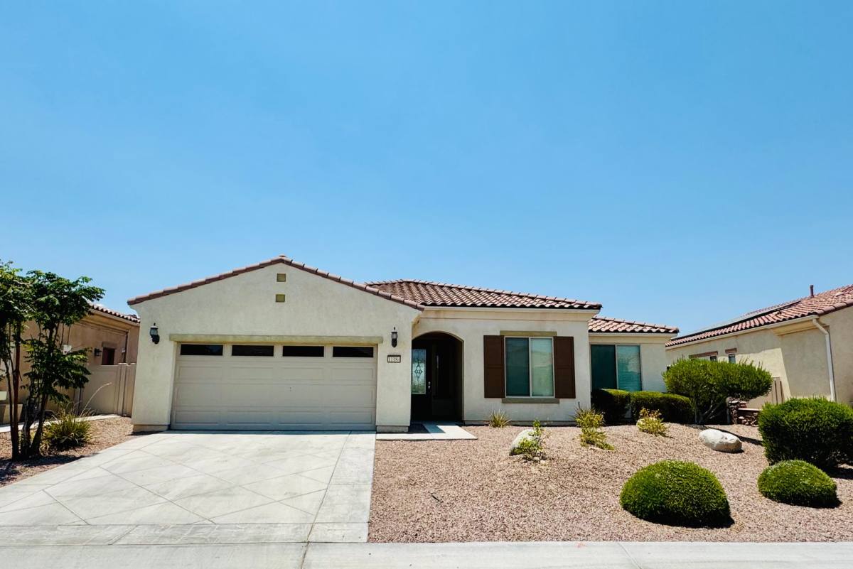 House for rent at 11184 River Run St, Apple Valley, CA 92308