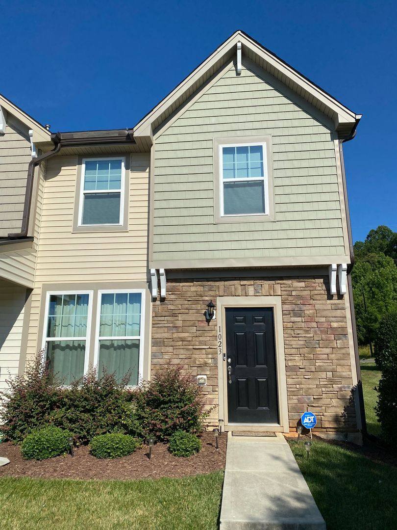 Townhouse for rent at 1023 Kenross Dr, Burlington, NC 27215