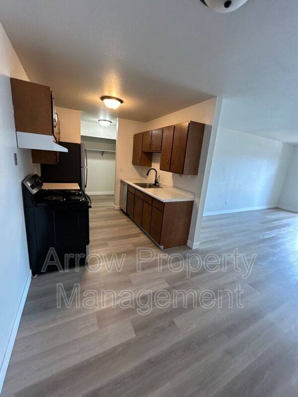 Apartment for rent at 215 E Arbor-306b, Bismarck, ND 58504
