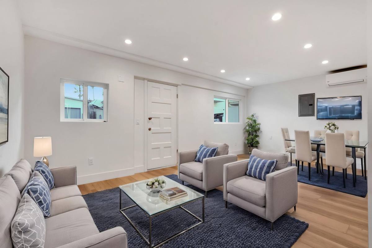 Apartment for rent at 1060 20th St, Santa Monica, CA 90403