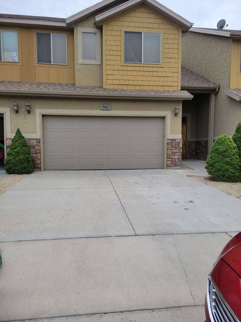 Townhouse for rent at 861 S Pheasant Run, Orem, UT 84058