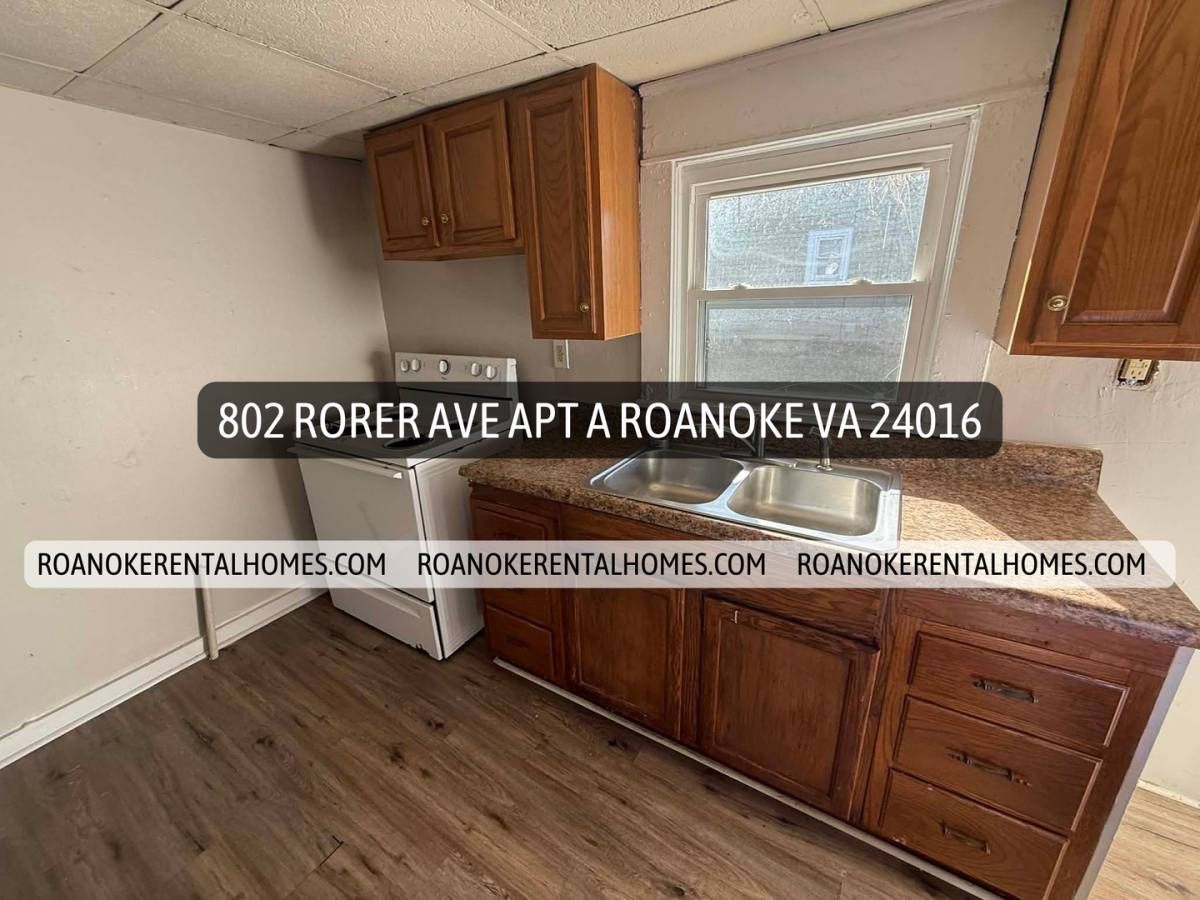 Apartment for rent at 802 Rorer Ave SW, Roanoke, VA 24016
