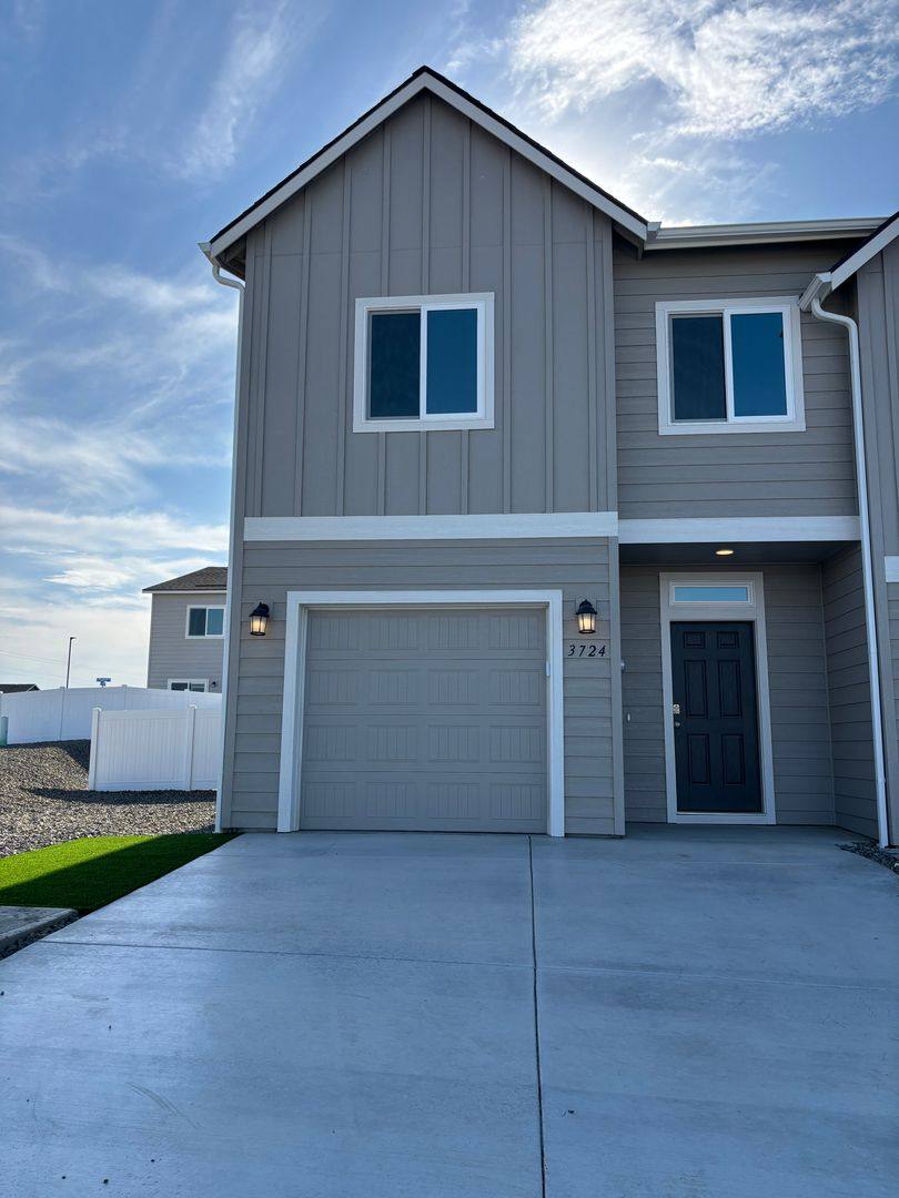 House for rent at 3724 S Roosevelt St, Kennewick, WA 99338
