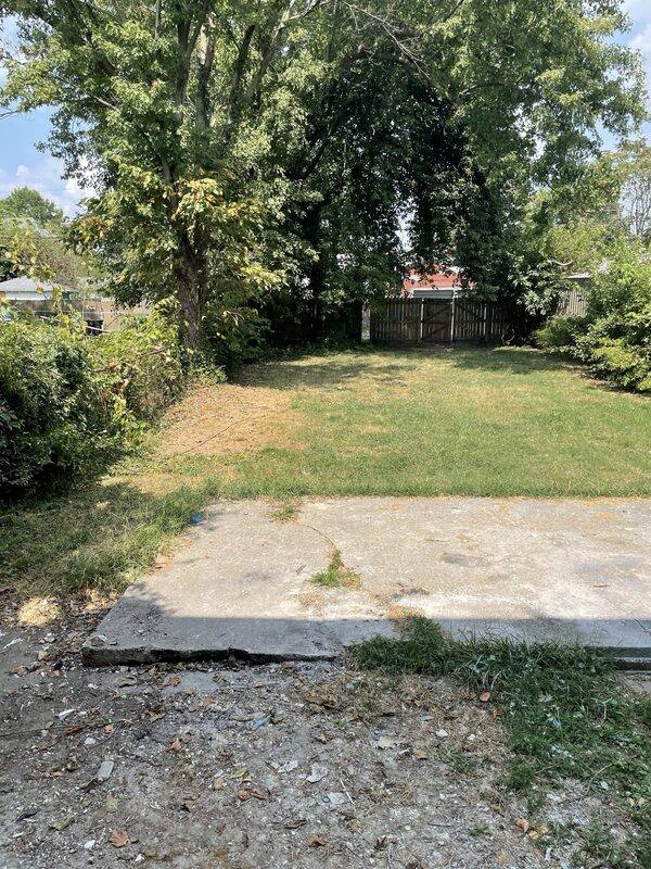 House for rent at 2915 W Market St, Louisville, KY 40212