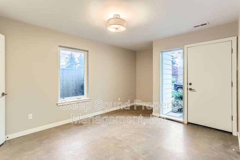 Townhouse for rent at 1032 N Ainsworth St, Portland, OR 97217
