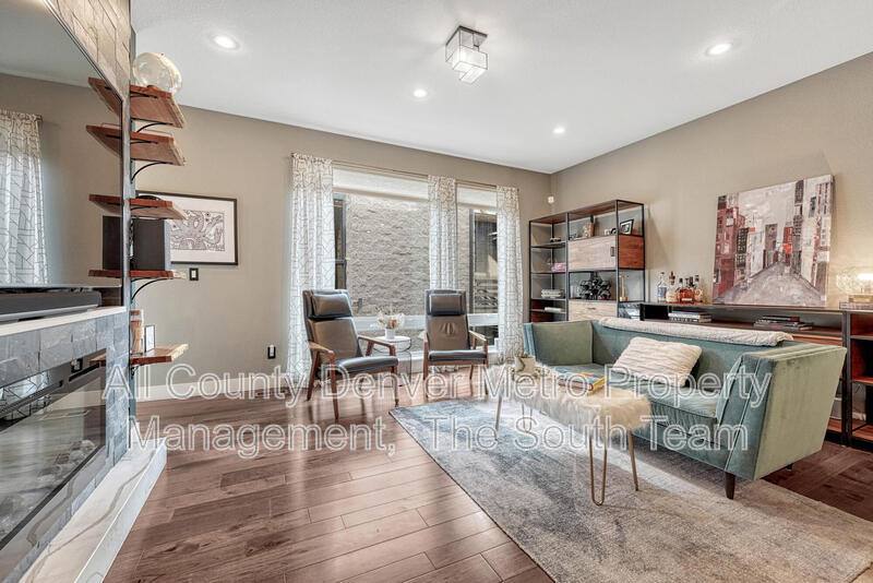 Townhouse for rent at 2432 N Washington St, Denver, CO 80205