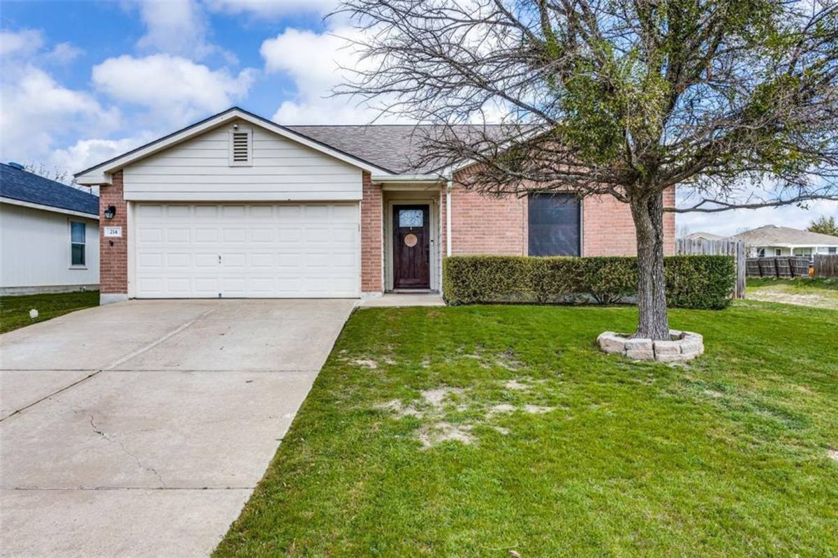 House for rent at 214 Sylvan St, Hutto, TX 78634