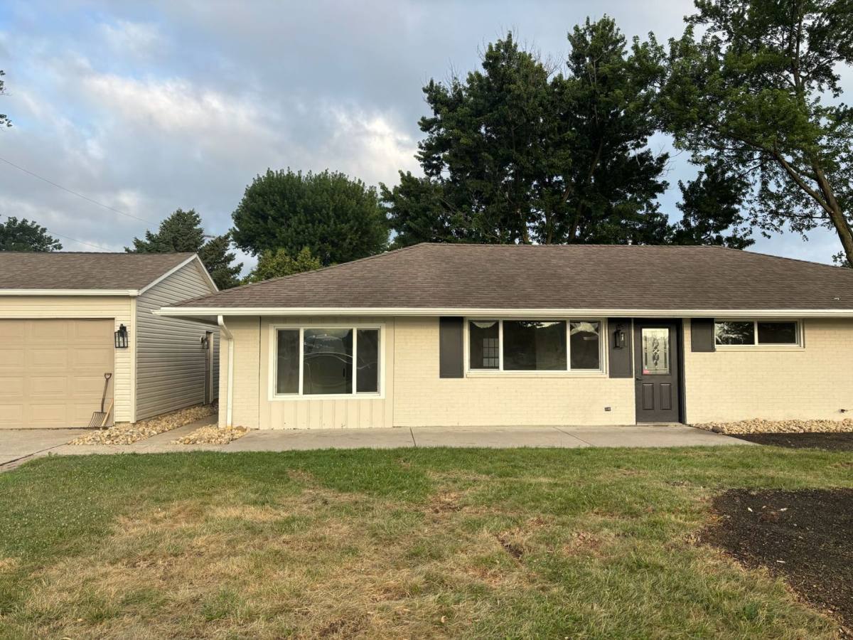 House for rent at 109 Pioneer Rd, Lima, OH 45807