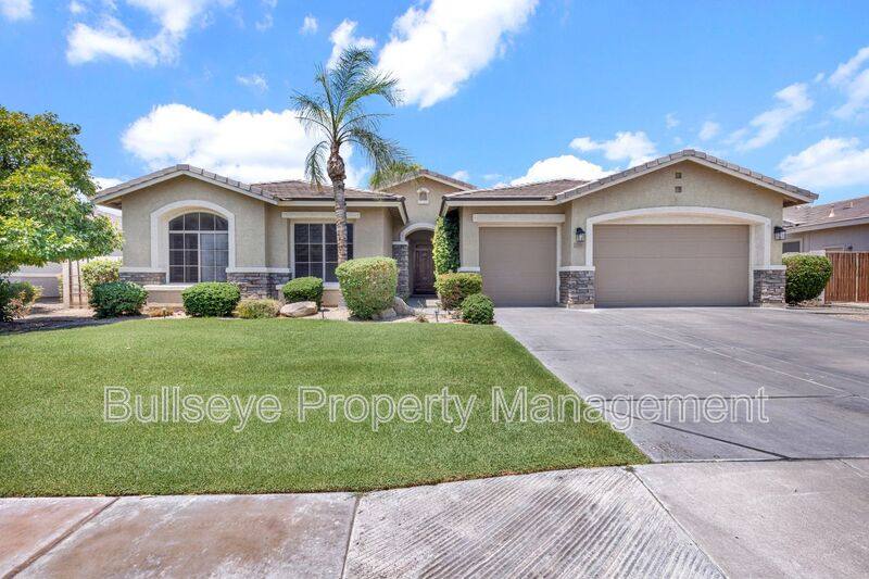 House for rent at 1550 N Robin Lane, Mesa, AZ 85213