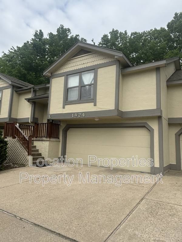 Townhouse for rent at 1424 Applegate Court #C-1, Lawrence, KS 66049
