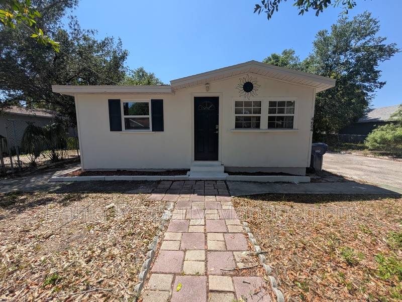 House for rent at 4604 Courtland St, Tampa, FL 33610