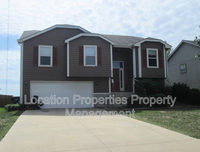 House for rent at 3815 Crossgate Terrace, Lawrence, KS 66047