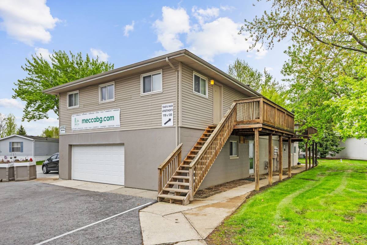 Apartment for rent at 1048 N Main St, Bowling Green, OH 43402