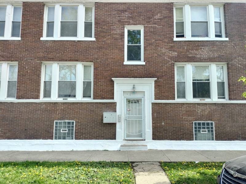 Apartment for rent at 1413 W 66th St #2, Chicago, IL 60636