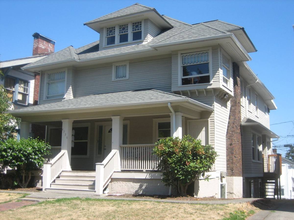 Apartment for rent at 4736 18th NE, Seattle, WA 98105