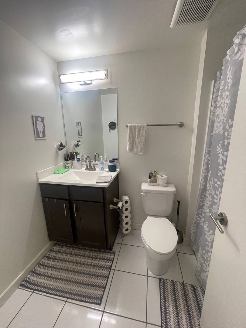 Apartment for rent at 926 Commerce St, Lynchburg, VA 24504