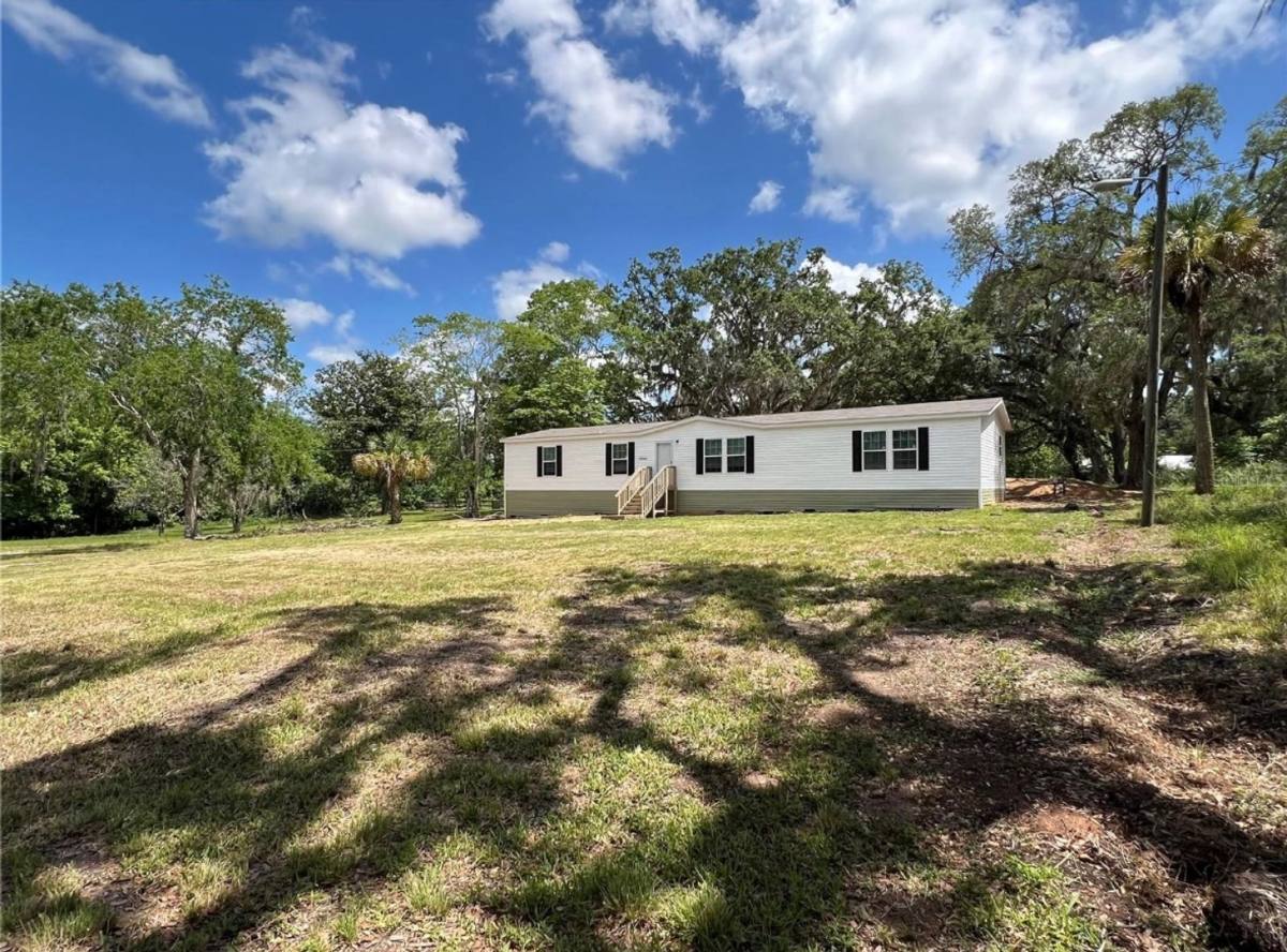 House for rent at 20064 Manecke Rd, Brooksville, FL 34604