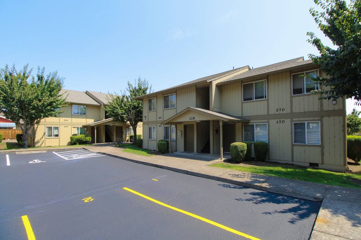 Apartment for rent at 228 Stoneway Dr NW, Salem, OR 97304