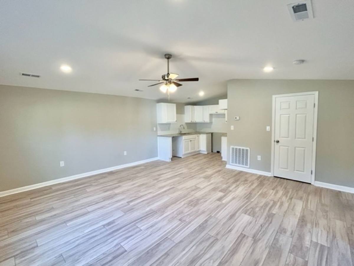 House for rent at 2909 Meridian St N, Huntsville, AL 35811