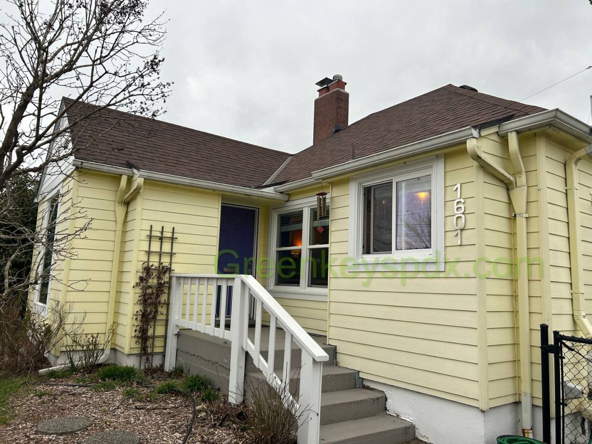 House for rent at 1601 NE Holman St, Portland, OR 97211