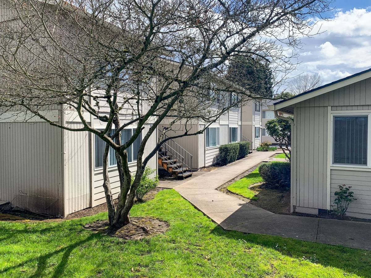 Apartment for rent at 5200 Windsor Island Rd N, Salem, OR 97303