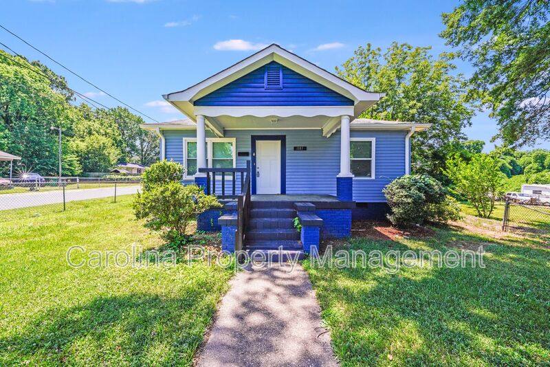 House for rent at 1101 Justice Ave, Charlotte, NC 28206