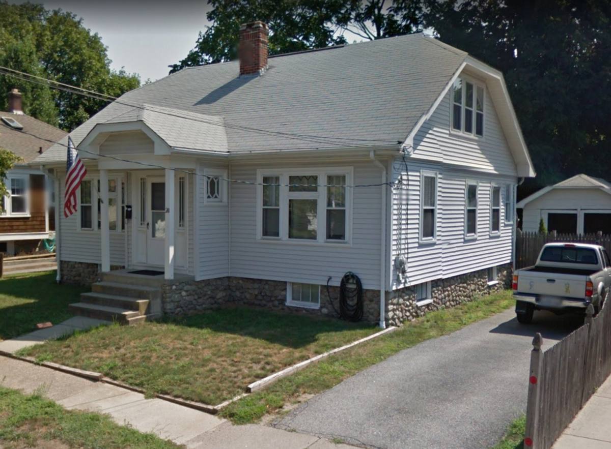 House for rent at 20 Harvey Ave, Riverside, RI 02915