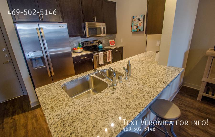 Apartment for rent at 930 E 15th St, Plano, TX 75074