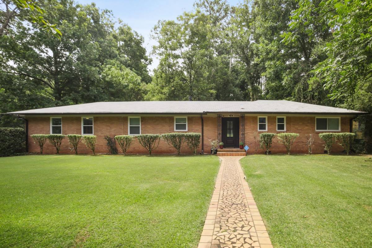 Apartment for rent at 1860 Sandtown Rd, Atlanta, GA 30311