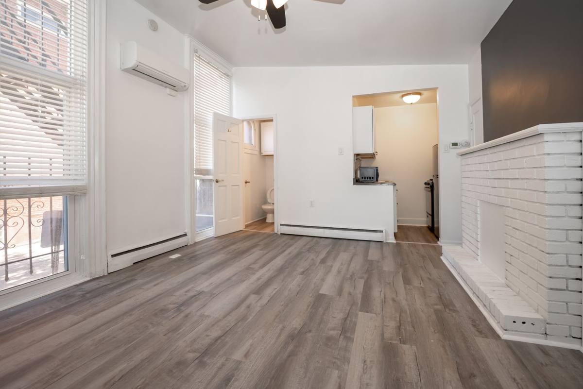 Apartment for rent at 423 S Highland Ave, Pittsburgh, PA 15232