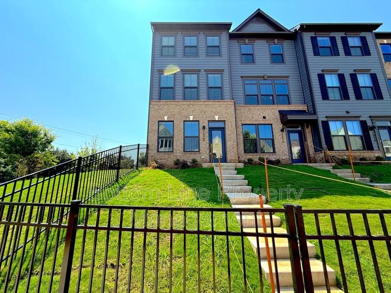 Townhouse for rent at 1520 Samuel St, Charlotte, NC 28206