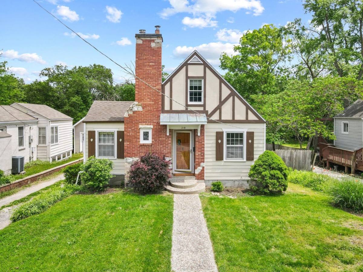 House for rent at 210 Anderson Ave, Columbia, MO 65203