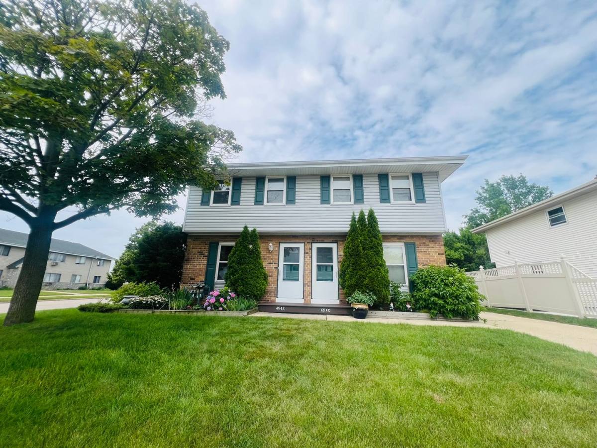Apartment for rent at 4942 42nd Ave, Kenosha, WI 53144