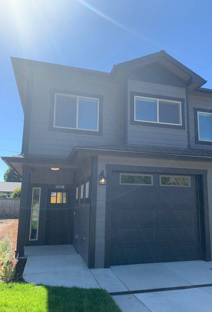 Townhouse for rent at 1120 Catherine Way, Grants Pass, OR 97526