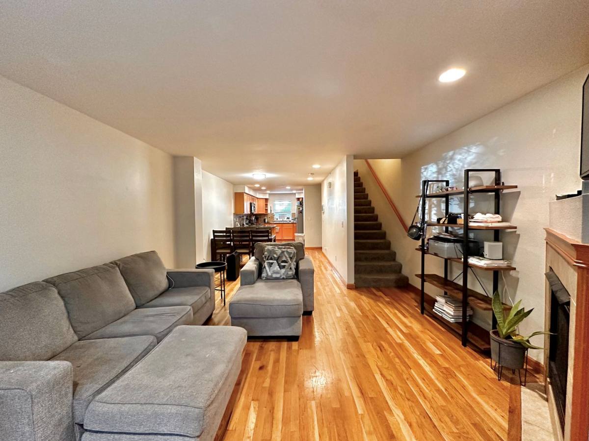 Townhouse for rent at 306 N 138th St, Seattle, WA 98133