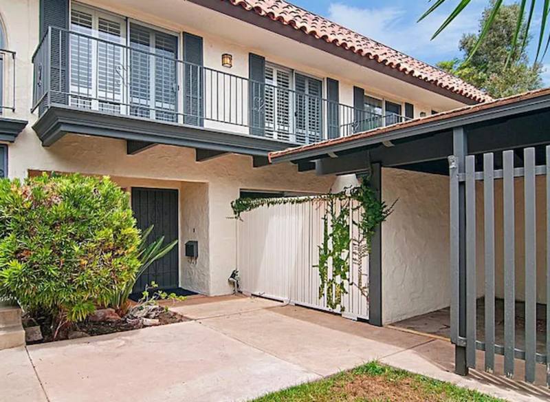 Townhouse for rent at 4052 Loma Riviera Circle, San Diego, CA 92110